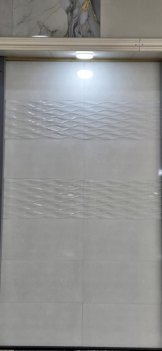 وصول بضاعة جديدة من السيراميك الأيراني الجداري الحديث بأنسب الاسعار 
العنوان : طويريج شارع الحولي قرب حلويات عقيل  . 
الاتصال : *********** 
الاتصال : ***********
