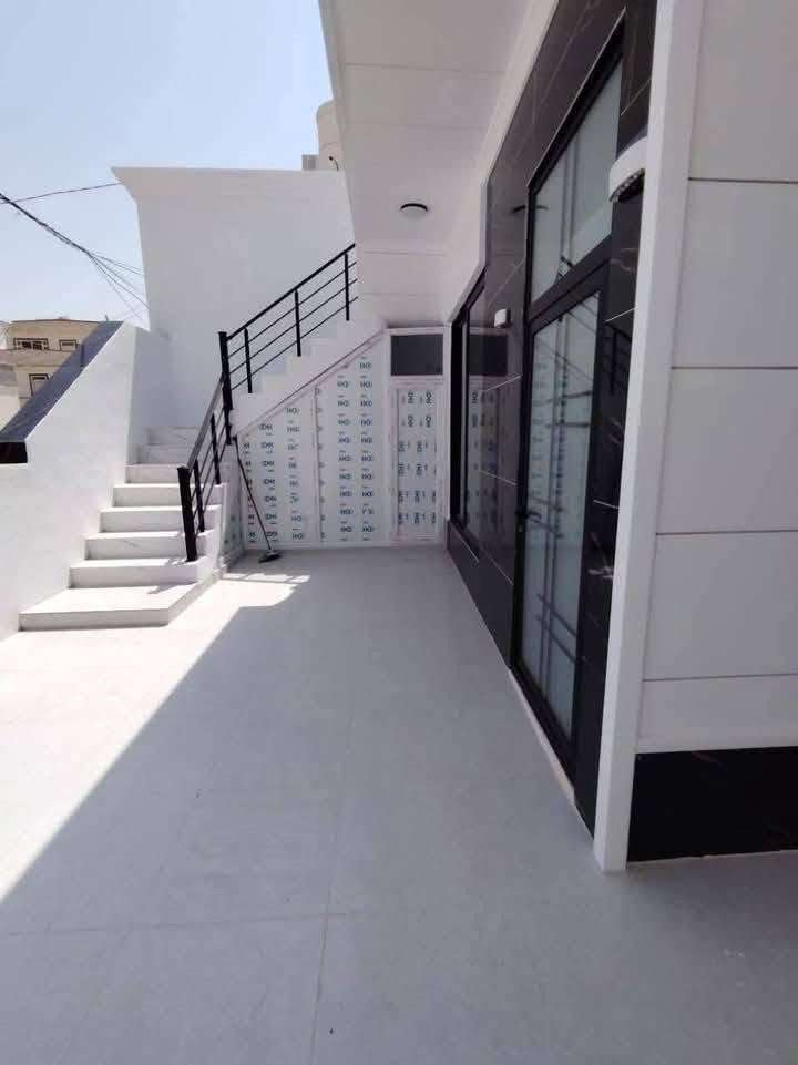 بیت  للبیع فی سلیمانیە
  منطقة رابرین واجهة شمس 
طابو صرف كامل مواصفات
مساحة 200متر خدمات كامل 
طابو صرف  شارع 15متر 
  یتسجل بسم ای واحد عیراقی  
3 نوم  استقبال  مطبغ  مساعد 
مشتملات  کراج  جدید صفر 
 تلفون ـ واتساب ***********
