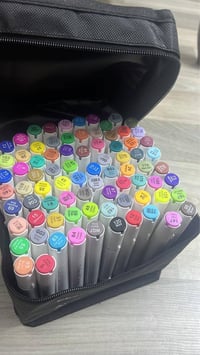 شنطة ألوان • ٨٠قلم • الحرية