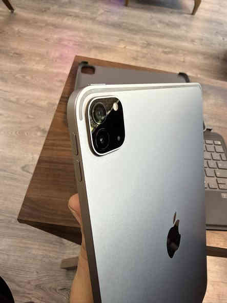 للبيع ايياد 11 برو M2 ذاكرة 128 
نظافة الجهاز 95‎%‎ كلش نظيف مابي ولا شخط وما داخل اي صيانة و ملحقات كامله باكيت و شاحنة 
وياه كيبورد من شركة Inateck متغير 7 الوان 
عنواني بغداد شارع فلسطين (***********)
السعر 775 الف
