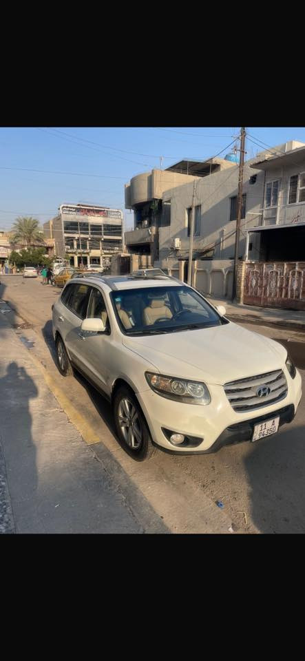 السلام عليكم سنتافيا موديل 2011 فول 1/1 مكينه 6 سلندر رقم بغداد الجديد ماشيه 96 بيها صبغ فقط دعاميات  وفقط بوارد خفيفه السيارة جديدة جدا وعندي سونر مكان حي البنوك الرقم   
السعًر 155 وبيها مجال 
***********
