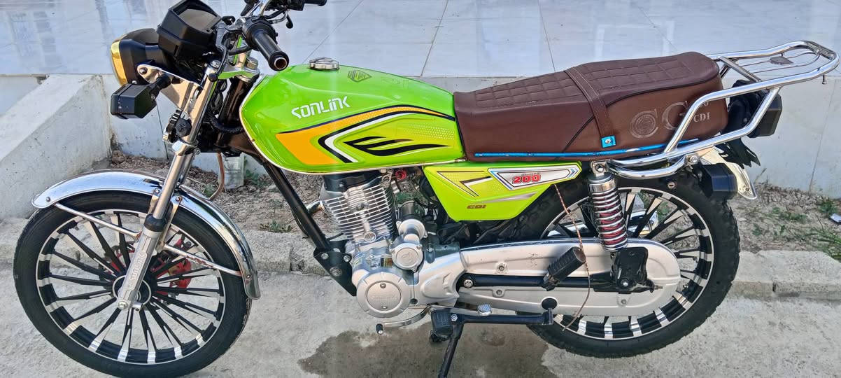 سلام عليكم سيفان موديل 24 محدث 25 مكفول كفاله عام مكان ديالى الخالص السعر 650 وبيه مجال رقم ***********
