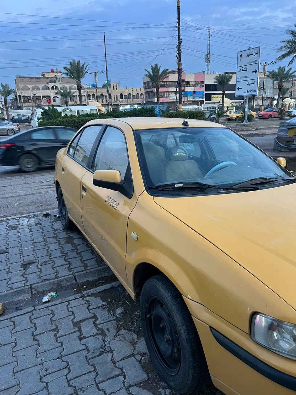 السلام عليكم البيع موديل ١٣  مكان سياره بغداد مدينه الصدر سياره شكد متصور جديده دوشمه  عامه ربع مذب عليهه كبل الشارع *********** السعر ٤٠
