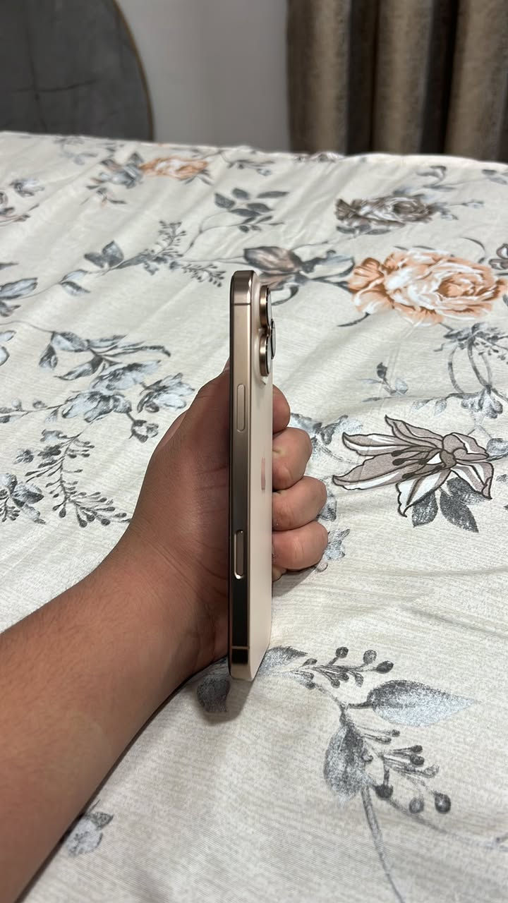 ‏سلام عليكم عندي iPhone 16 Pro ماكس بطارية 100 إضافة 100 مشحون 100 مرة ماستر باكيت موجود تلفون 256 تلفون كلش جديد مكان بغداد الشعب الرقم ***********
