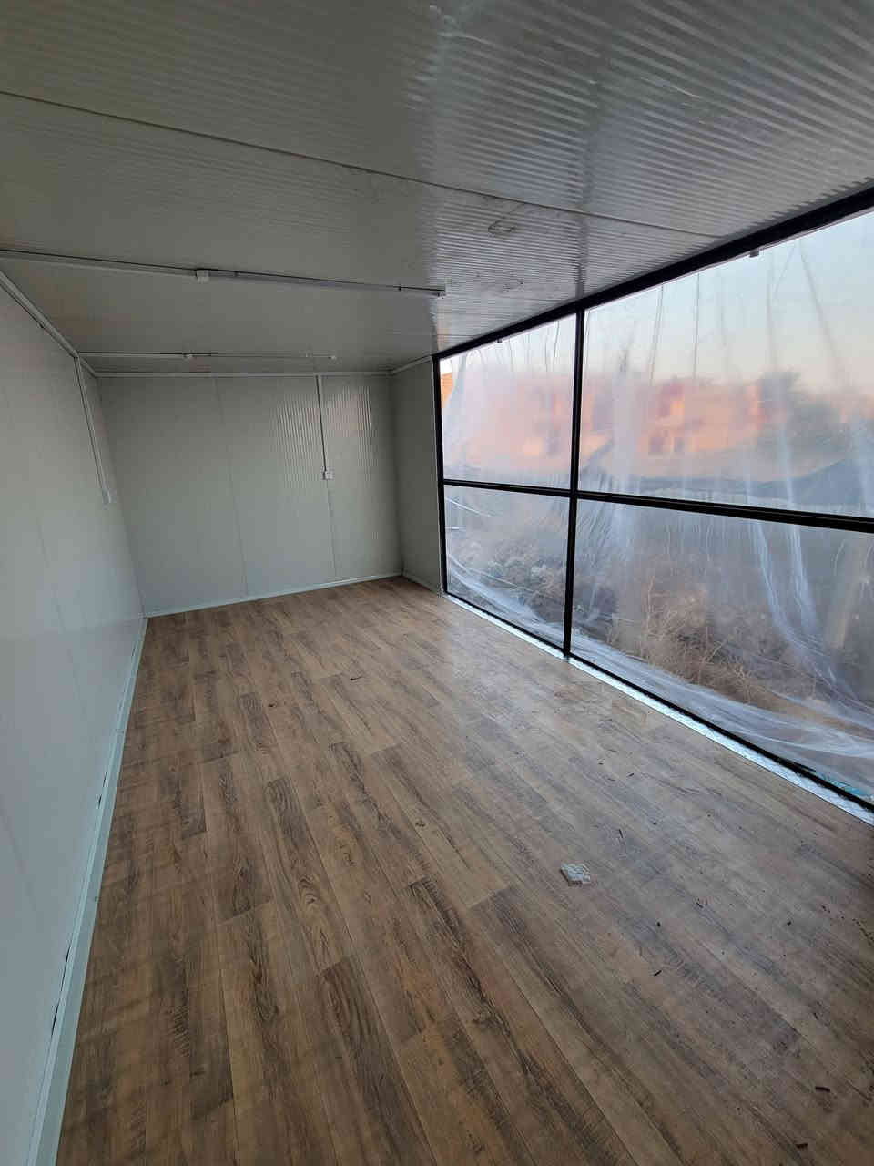 كرفان للبيع جديد غير مستخدم
واجهة 6 ×3 مساحة الفضاء مقطعة جام 
يرهم مكتب عقار او اسواق يرهم للكل 
شيلمان ثقيل كهرباءيات كاملة 
مكاني بغداد ثعالبة 
الله شاهد مكلفني 3 ملايين 
سعر 2750 
للستفسار خاص 
اتصال ***********
