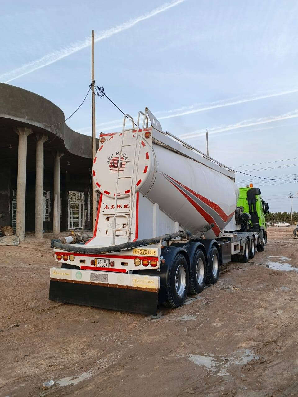 إسلام عليكم سايلو أبو حيدر للبيع موديل 2015 بعده زيرو دناكير 16 ثنين علاك تخم تاير ضاقطه أم طيره 4 بستم تفريق 40 دقيقه حموله 45 طن سعر 225 العنوان البصره قضاء الدير الاستفسار *********** ملاحظه أو مراوس بعربانه قلاب
