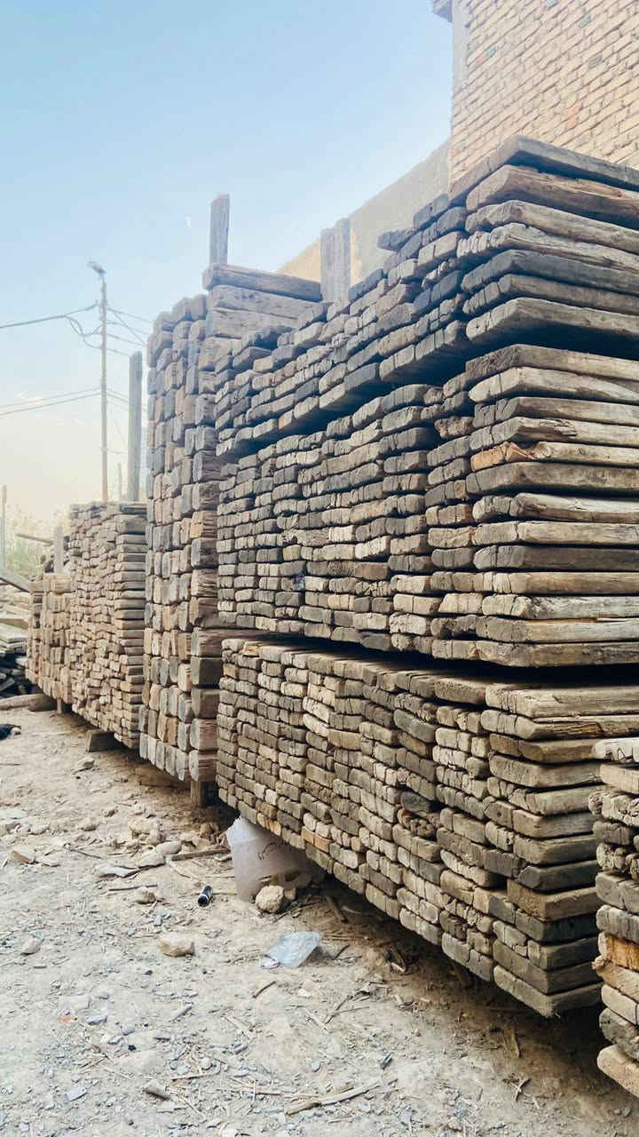 سلام عليكم قالب خشب للبيع العدد 11 مكعب مكان بابل الرقم ***********
