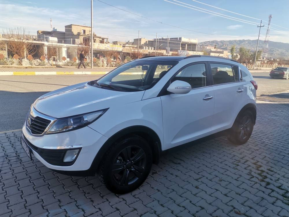 kia sportage
مۆدێل 2011
بێ بۆیاخ..
مەکینەی نەکراوەتەوە
رەقەم وسنەوی نوێ تا 2029
گێرو مەکینەو تحويل بەشەرت..
شوێن تەق تەق.
*********** أربيل, العراق
