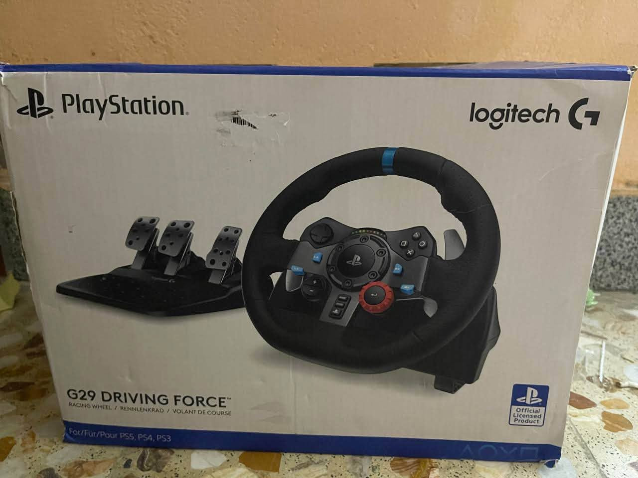 دركسون Logitech جديد مامستعمل كم  ثلاث مرات نظافه فول وضمان
شغال 100% 
السعر250الف و بي مجال للشراي 
الشراي تفضل واتساب ***********

ميسان ابو رمانه قرب عماره كريم حوشيه
