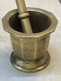 هاون يهودي مضلع قديم جدا قياس ١٤ سم منقوش ٠٧٧٠٢٨١٤٣٢٧