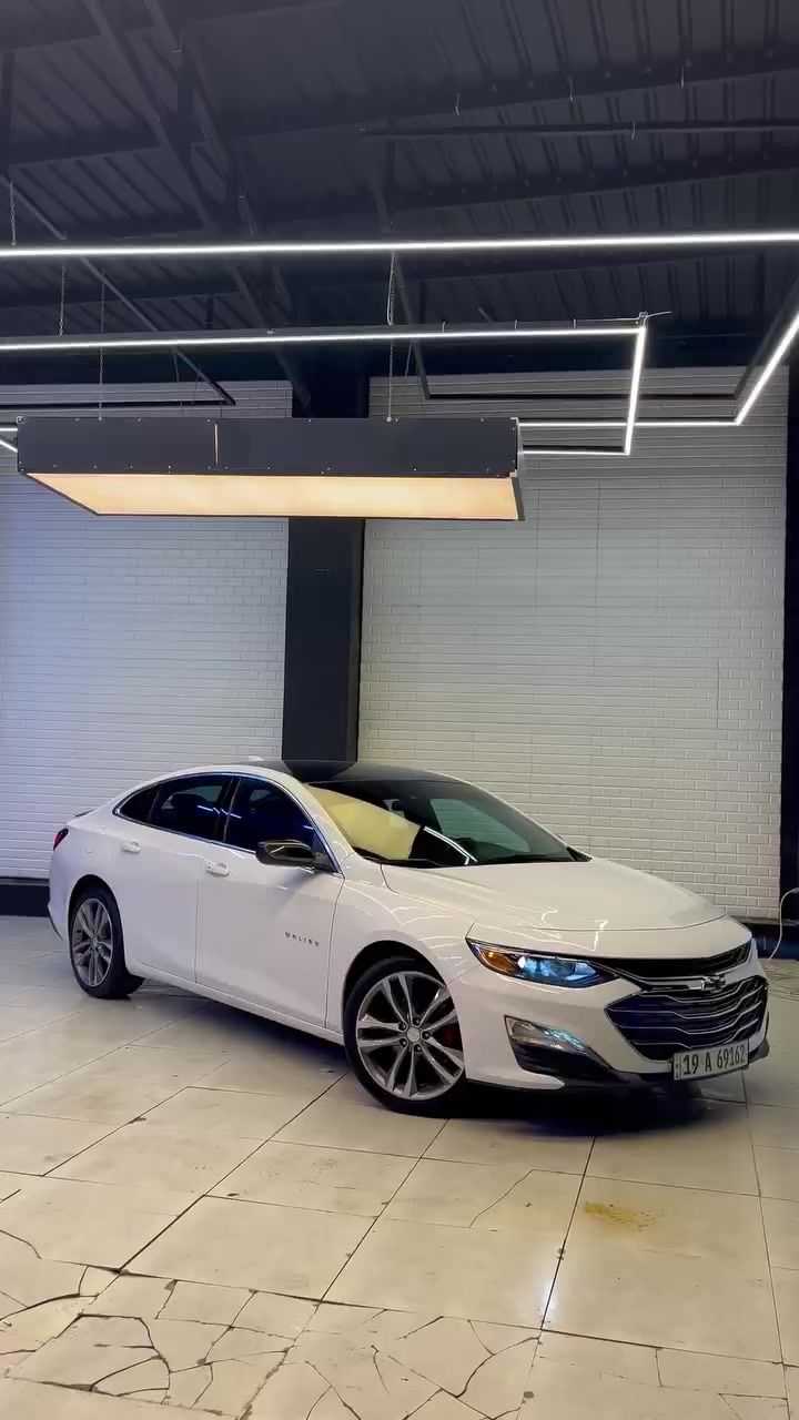 ‏‎السلام عليكم
‏‎للبيع ماليبو موديل 2023 LT
ماشيه 32 مايل 

️ تفاصيل الحوادث:
 • حادث امريكا : تبديل باب وجاملغ جهة السائق، بدون صبغ، فقط رشة خفيفة بداية البنيد 
 • 

محلي: بالشحن رصعه على باب السكن، بارد

‏‎المواصفات 
‏‎🔴 بصمه ابواب + جنطه
‏‎🔴تحديد مسار 
‏‎🛑محرك 1500 توربو ✈️
‏‎🔴 رادار امامي 
‏‎🔴سايد بريك بصمه
‏‎🔴مانع انزلاق
‏‎🛑تشغيل عن بعد ⚡️
‏‎🛑لدات اماميه نهاري 
‏‎🛑 اوتو بريك /توقف ذاتي عند الاقتراب 🚳
‏‎🛑كشنات تدفئه + كهرباء ⚡️ 
‏‎🛑تبريد مناخين منفصل SYNC
‏‎🛑تبريد قطعتين امامي خلفي 
‏‎🛑شاشه كبيره تدعم 📲Android Auto/car play
‏‎🛑خرائط Gps📌
‏‎🛑كامره خلفيه 📷
‏‎🛑كروز مثبت سرعه
‏‎🛑شاشة ضبط واعطال بل دشبول
‏‎🛑منافذ USP/ 12V /Tip C
‏‎🛑مانع انزلاق ⛔️
‏‎🛑حساس اطارات‎
🛑4 دسك/ Abs
‏‎السياره جاهزه ونظيفه جداً بدون نواقص
‏‎
السعر//139

والسوك كلشي بي معاجبك السعر تحصل الارخص والاحسن والتوفيق لجميع 
‏‎
 كربلاء 

***********
