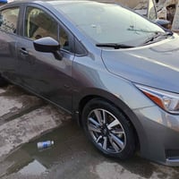 نيسان فيرسا s موديل 24  بأسمي منفيس دخول جديد   بيها تبديل وصبغ قطعتين...