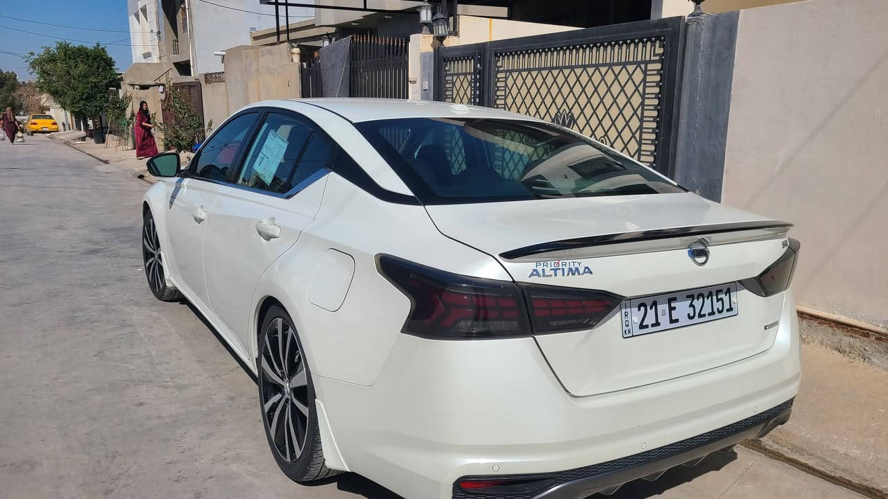 نيسان التيما ٢٠٢٠sr محرك توربو ماشي٩٨ ميل بونيدا بلادي وجاملغ تجاري وشوي دواخله بيه دفتر بنزين بيه وطارات جديد مكان سياره كركوك سعره ١١٨$بيها مجال ***********
