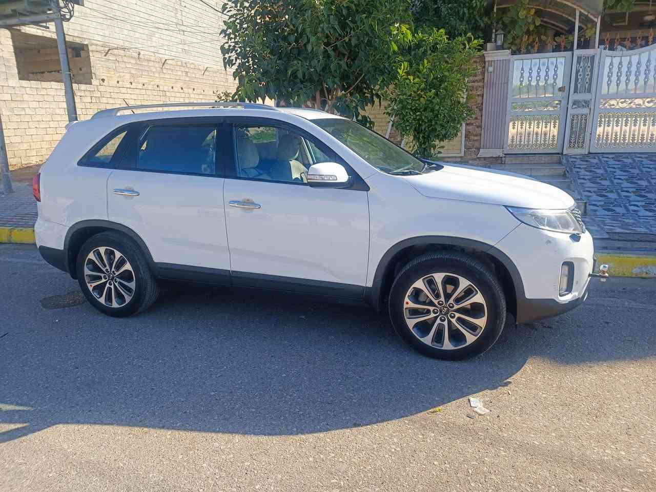 سلام عليكم
للبيع كيا سورينتو موديل 2013
خليجي رقم سليمانيه سنويه ورقم جديد وبأسمي 
محرك 4 سلندر وممفتوح 
سياره جديده ومال بيت 
بيها بارد بسيط جداً 
مكان السياره ديالى خانقين 
***********
