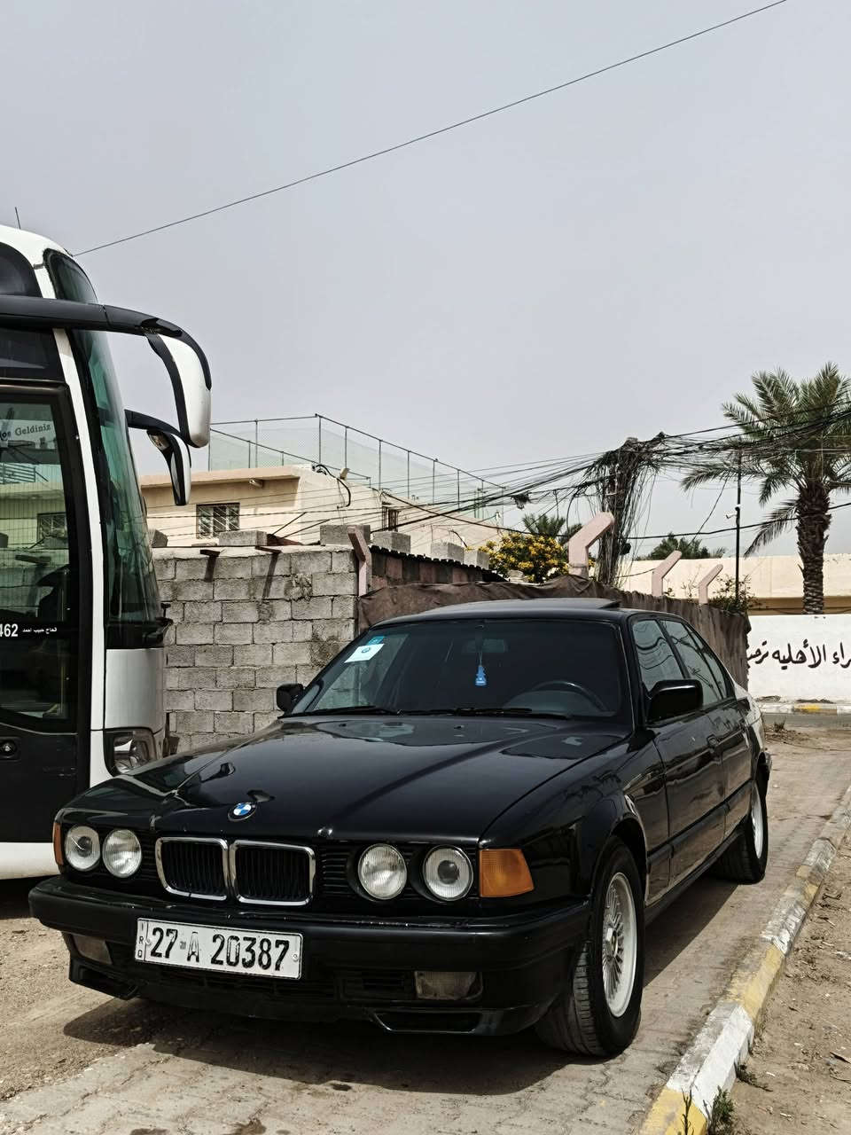 السلام عليكم bmw 700 8 سلندر فول مواصفات منظومه تبريد كلها جديده فتحه تلث طكات دبل ايرباك دبل جكمجه كمبيوتر تحويل ثاني يوم كير جديد صدر جديد تخم تاير داخل جلد بلادي 3وضعيات قياده كهربائياتها كلش جديده بدون لا زلك ولا تجطيل مصبوغه جماليه  بيها خيط بخار قليل بدلت دهن وصارت تنقص قليل السعر ٥٥ بيها مجال مكاني الكوت ***********
