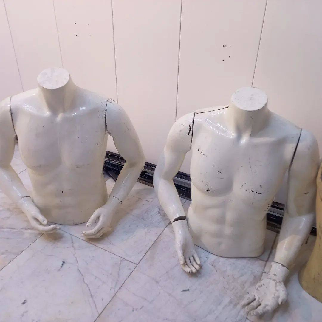 للبيع
2 فقط بدي
2 كاملات جسم
للاستفسار خاص
***********
