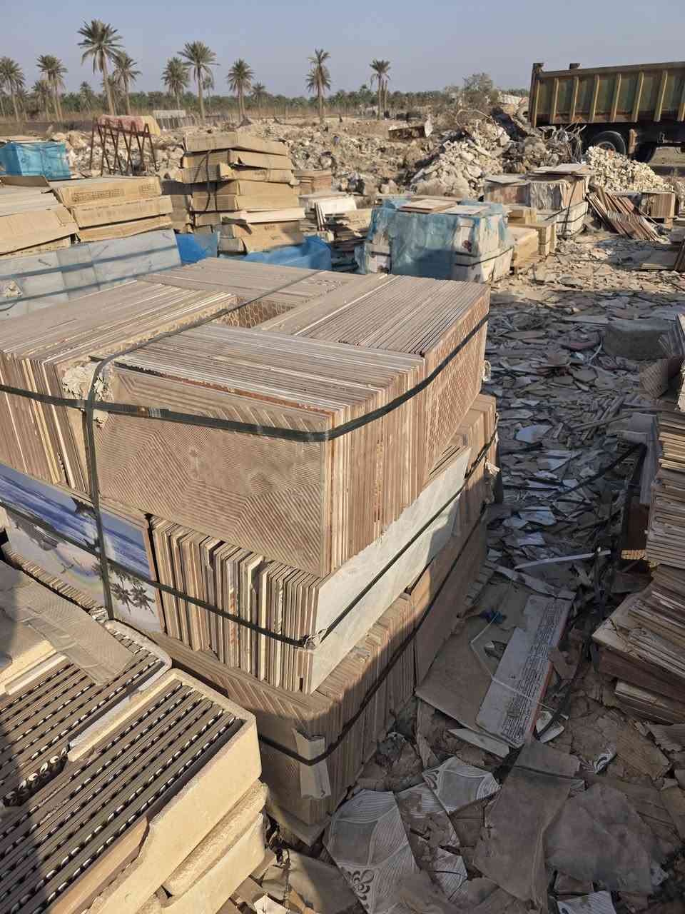 يوجد كميات سراميك قياس 30 ×60تجميع الوان بسعر مناسب جدا سعر المتر 1500 دينار فقط مكان الصويره تقاطع حي زهراء 
***********
