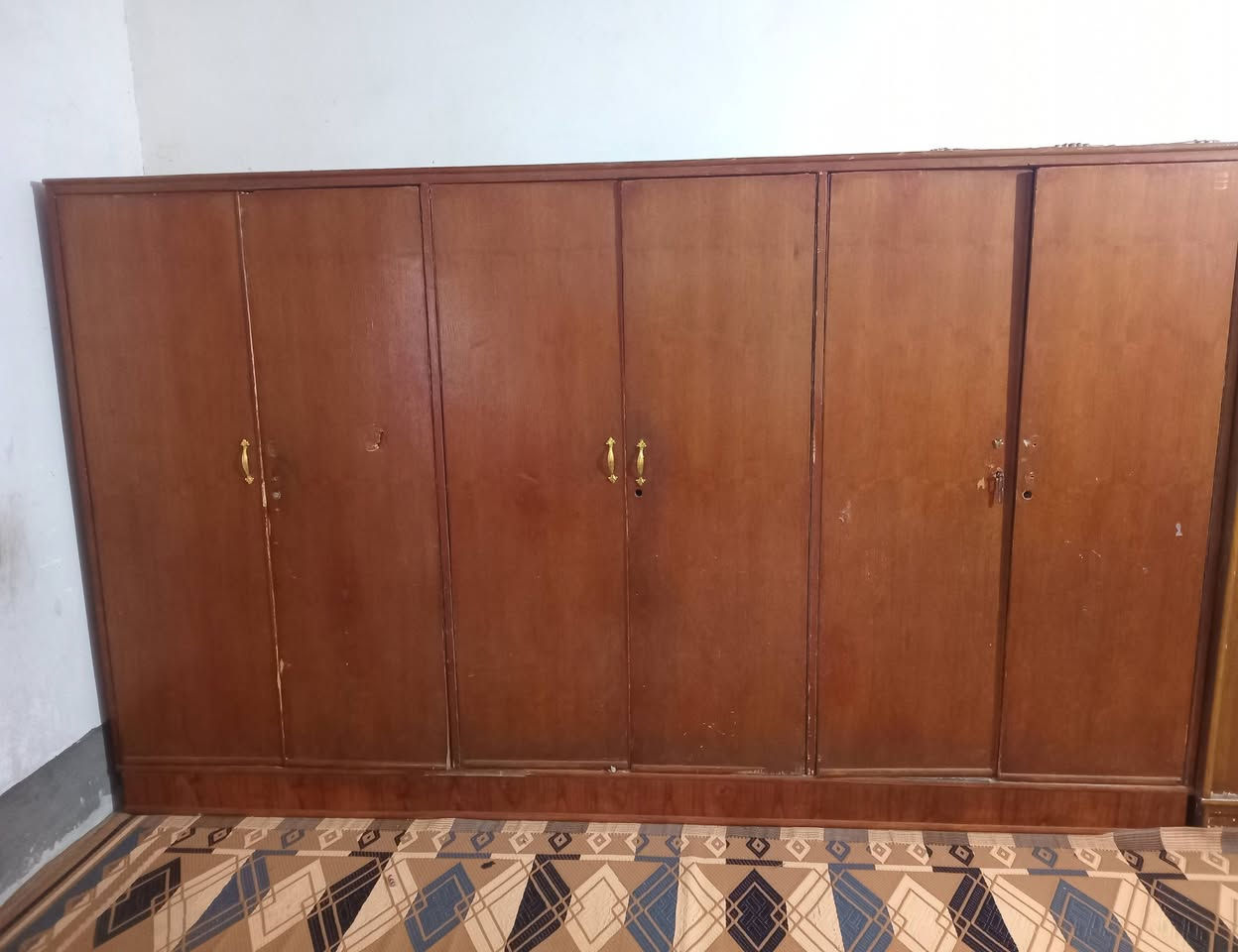 غرفة مستعملة للبيع مع جرباية السعر 100
***********
