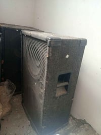 زوج سماعات شغالات  جدد مشتره العام  السعر 350الف 07803118025