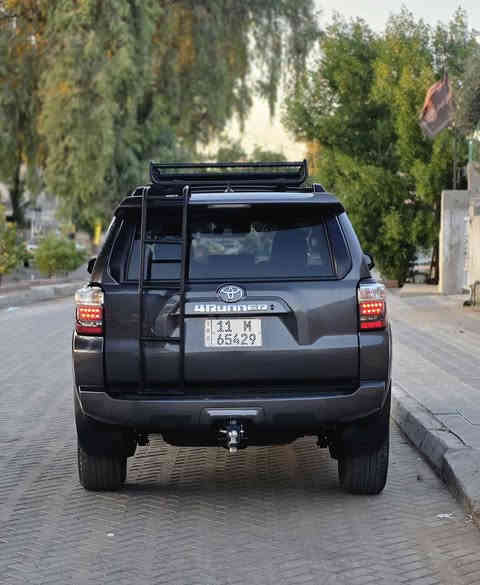 السلام عليكم للبيع فقط
TOYOTA  4RUNNER 2022
* تويوتا 4 رنر  وارد امريكا
* فئة بريميوم SR5 premium
* محرك 6 سلندر  / V6 
* موصفات 1/1 
* بصمة 
* فتحة سقف ( سلايد )
* فور ويل ( 4*4 ) 
* مانع تزحلق مع نظام  المنحدرات 
* شاشة كبيرة لمس كار بلي اصليه 
* كاميرا خلفية 
* داخل أسود 
* كشن جلد هيتر 
* رادار أمامي و جانبي وتحديد مسار 
وتثبيت سرعه وتوقف ذاتي مع اشاره ترحيب 
* اضافات للسياره بصمه خارجيه مال سرقات + سيبايه + درج مع كشاف ضبابي مع حاجب لد سكن واشاره + هوك خلفي + كصة بنيد 
* كشنات كهرباء 
* تحكم ستيرن جهتين مع تبريد قطعتين 
* الجامه الخلفيه الصندوق اوتو 
* تخم سبيسرات ترفيع السيارة للاعلى اصلي مع دبلات ولويات عالية اصلي
*السياره وياها تخم ويل فيول الأمريكي الاصلي وليس التجاري حجم ٢٠ سعره بل موقع ١٨ ورقه مع تايرات جبلي نظيف كلش
* السياره ( ٥ )  راكب 
* ماشية ٤١ الف وقابل للزيادة
* جاملغ أمامي تبديل + بنيد تعديل وصبغ
* رقم بغداد الانكليزي الجديد هزة جديده تحويل ثاني يوم
* أيرباك غير سليم 
* رقم الشاصي JTENU5JR4N6035910
السعر 308 بيه مجال بسيط السياره مكلفتني هوايه وبل عافية ع ياخذها مناقصها شي
غير متواجد على النت الاتصال ***********
مكان السياره بغداد الكرخ
واسف ع اطاله Colombo
