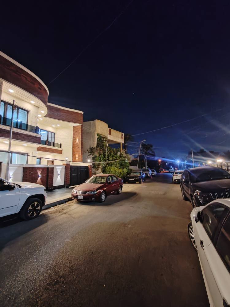 🏡 دار للبيع – الأعظمية (الأخطل)
فرصة سكنية مميزة بموقع راقٍ وقريب من جميع الخدمات
📐 المساحة: 125 م²
📏 الواجهة: 8.5 م
🛣️ شارع عريض مع رصيف نظامي
📍 الموقع: الأعظمية – الأخطل – قرب جامع الصديق
✨ مواصفات الدار:
أربع غرف نوم
حمامين
كراج سيارة
تصميم عصري وتشطيب حديث
إنارة خارجية مميزة
موقع هادئ ومخدوم بالكامل
💰 السعر: 565,000,000 دينار عراقي
📞 للاستفسار والمعاينة:
مكتب الشمم الهندسي للمقاولات والاستثمار العقاري
☎️ ***********
☎️ *********** بغداد, العراق
