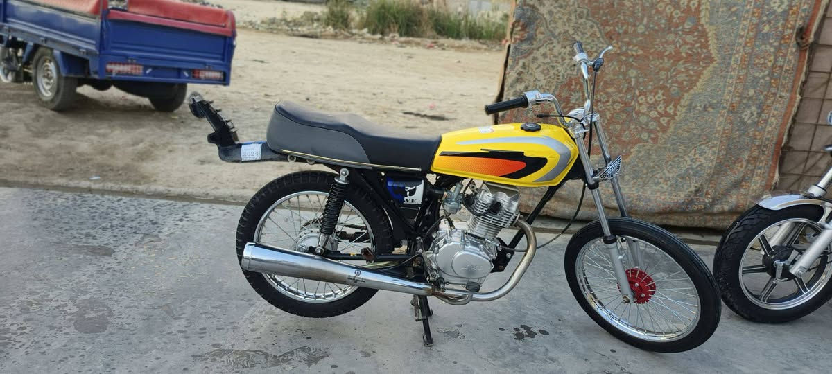 السلام عليكم دراجه للبيع شاصي 13 مال حرشه والتعميره نامه 24
***********
