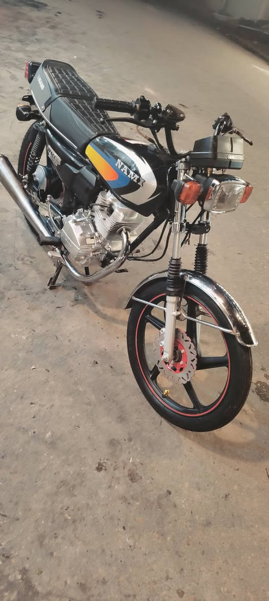 السلام عليكم شباب دراجه للبيع برغي مامفتوح بيهه نفس نضافه لبصوره 
بدون بدون اوراق
سعر خاص
يرادله ترتيب 
العنوان العماره عواشه
الاستفسار :***********
خاص موجود لموشواي لا يتعبني ❤
