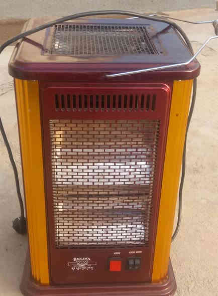 صوبا توربو شغال مابي عيب ٧٥ الف
صوبا سولان ٣٠ الف 
صوبا كهربائى ابو ٣ شيشات ١٠ الف 
صوبا كهربائي اربع وجوه بس فوك كايشتغل ٣٠ الف 
العنوان ا،بيل قريب ملعب ا،بيل 
***********
