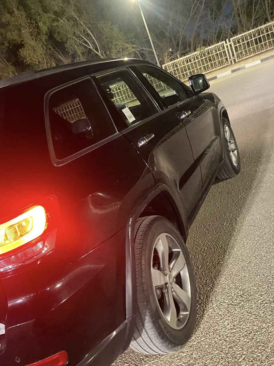 سلام عليكم جيب 2014 كراند فول مواصفات من عدى جكات سياره امريكي بيها جملق سياره مذكور صور حادثها سياره فول سياره بغداد هزتها ل 27 سياره حلوه بدون شخوط سعر 178 وبيها مجال سياره بيع فقط كشنات كهرباىيه تبريد مركزي رقم الهاتف ***********
