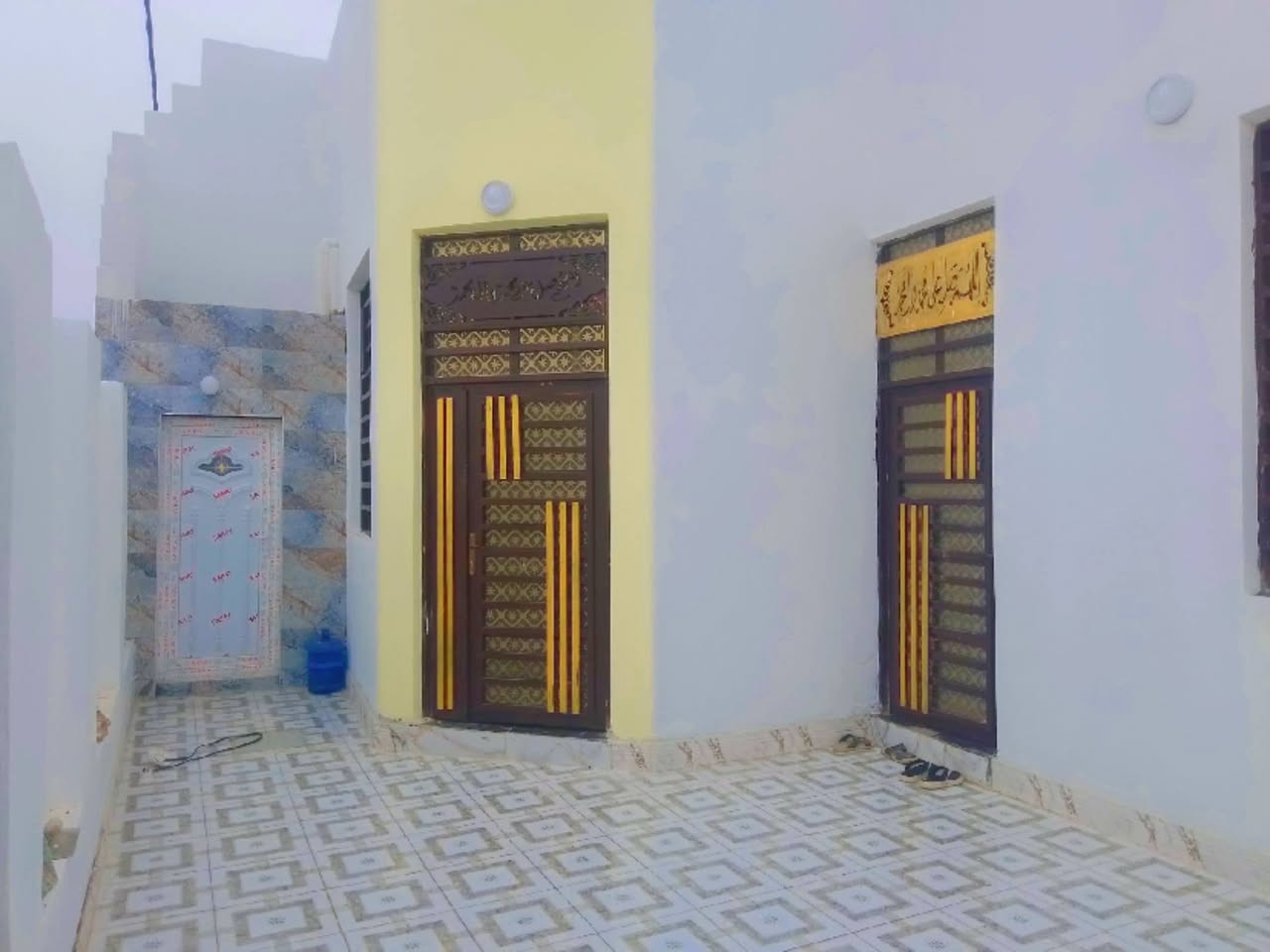 الدار للبيع مساحه 150م سند 25 اناره ليليه تبليط مجاري ماء
***********
