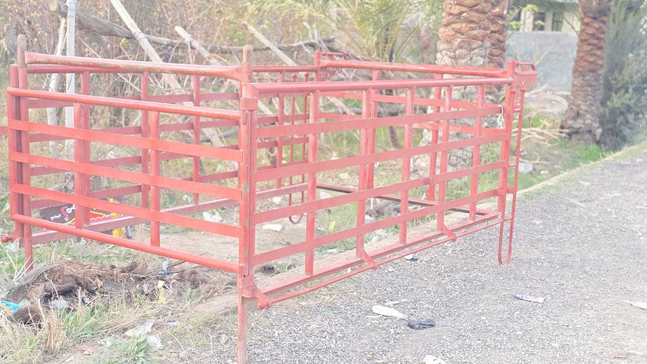 سلام عليكم محجر كيا حمل نثيه 2700محجر حديد قوي سعره 450بي مجال قليل مكان بغداد معامل ***********
