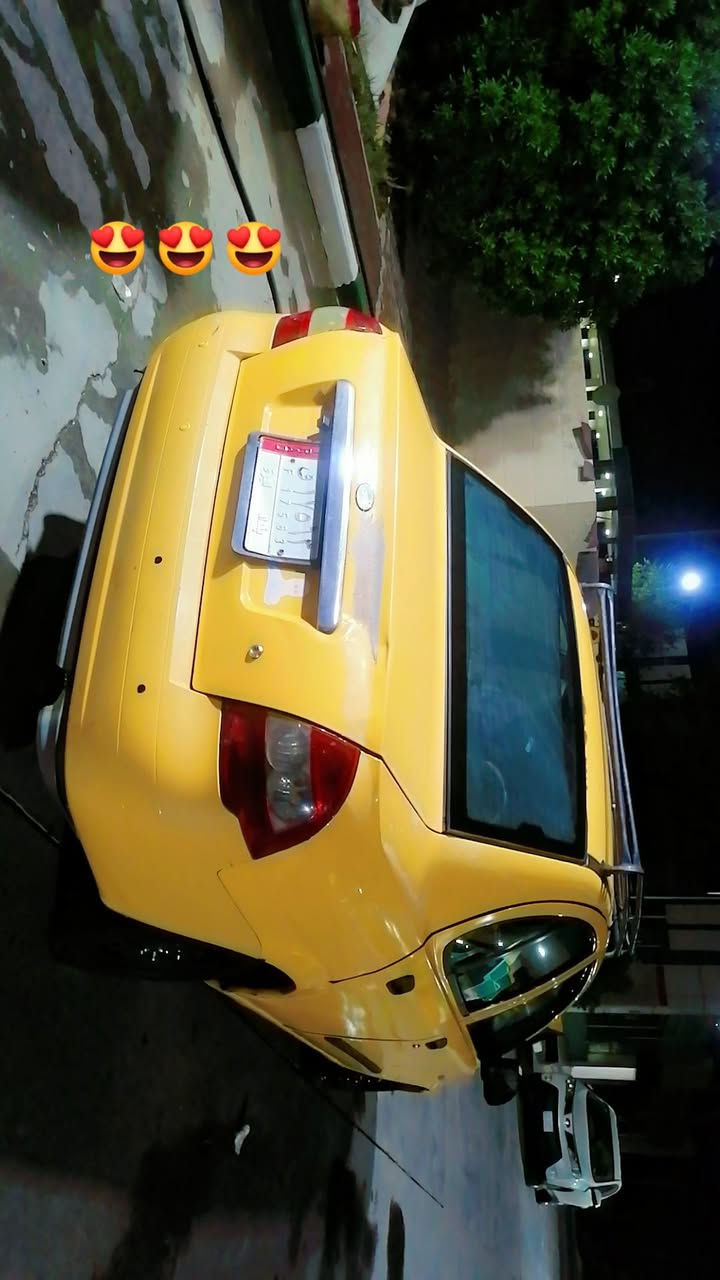 طيبة ٢٠١٥
صدر جديد باتري تبريد ثلج حماوة ربع

بيها باب سايق مبدل تفصيخ مو جديد محرك بي خيط تبخير 

سعرها ٣٠ وشيطلع  غرامة هيئة عليها ينزل من سعرها

***********
