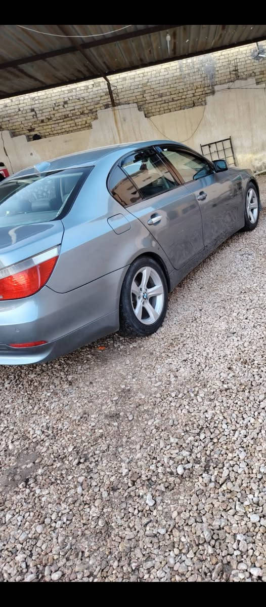 بي ام دبليو 2005  525 e60 رقم أربيل مالكها الديوانيه تحويل او وكاله للبيع او للمرا س بسياره حسب القناعه صبغ عام للجماليه مكفوله من الضربه ومن الدحجه ومن المعجون فقط تطبيع باب السايق حساسات خلفيه اماميه شاشه بلاديه كشنات جلد بلاديه تدفىه تبريدها ثلج  كير ومحرك جدد مكفولات من الفتح والتبخير والتنقيص لايت زنون بلادي ابو اللد تخم تاير حتى السبير حداديه وره وكدام جديد باتري جديد مكان السياره ديوانيه الشاميه اتصال فقط
*********** 

***********
