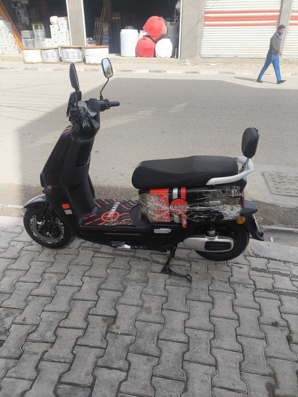 سلام عليكم دراجة رايان  وحش الكون نظيف صالهة عندي اقل سنة وبدلت الهة بس بطارية وحدة سويجين تشغيل وبصمتين تشغيل وهذا رقم واتساب ***********
