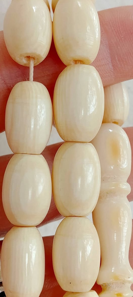 عساكم من عواده 💚💚💚 
مسبحة عاج ناب الفيل أفريقي انتيك عدد الحبات٣٣حبة وزن صافي٦٤غرام محلاية بشرابة فضة وزن١٢غرام💚💚


**إذا كنت صاحب هذا الإعلان وتريد حذفه لأي سبب، رجاءا أرسل رسالة إلى الدعم الفني**