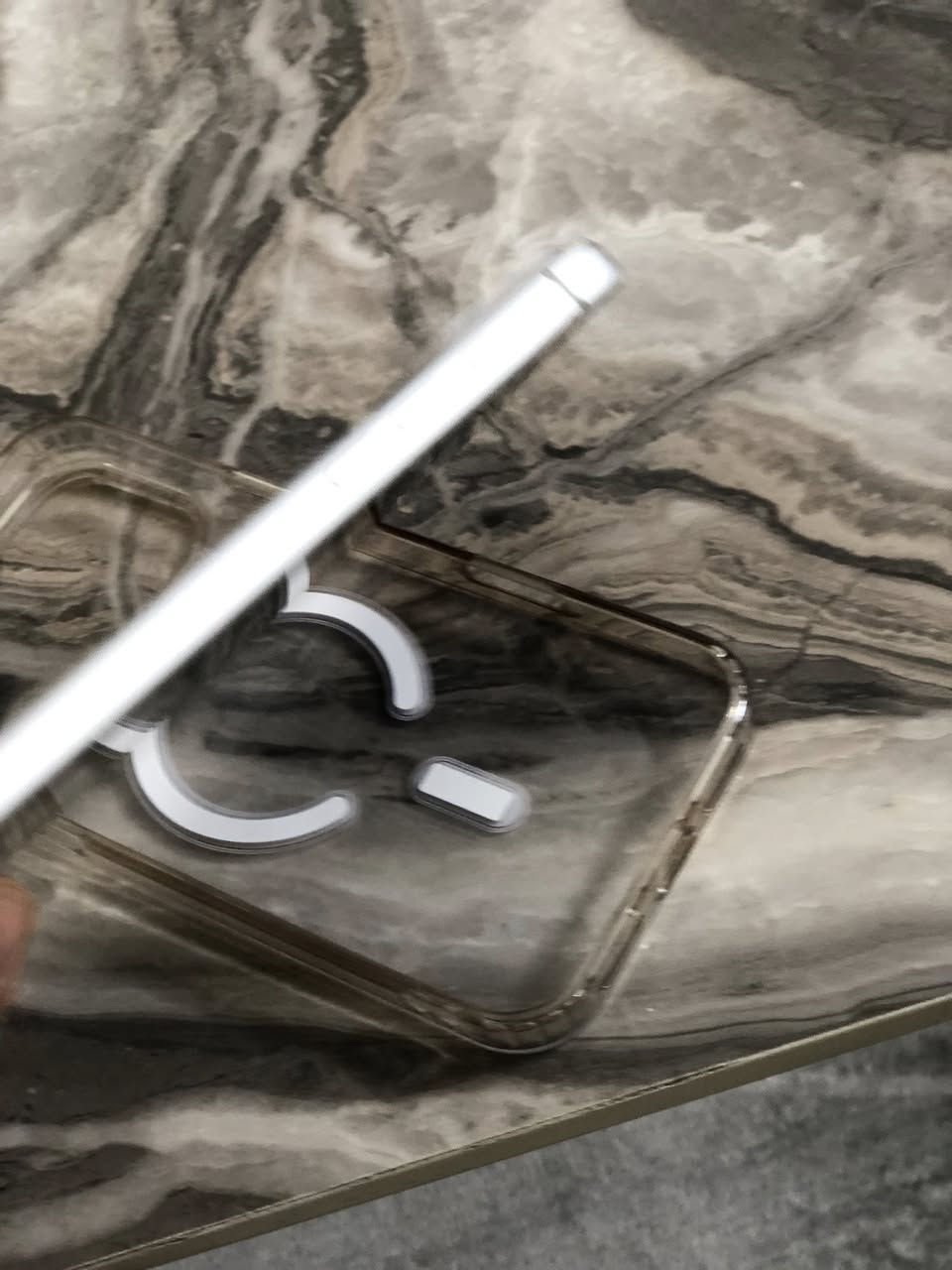 ايفون ١٧ برو ماكس شريحه الكترونيه
للبيع السعر ١٨٧٥  بيه مجال جدا بسيط 
متوفر واتساب *********** 
بيه طخه جدا بسيطه
