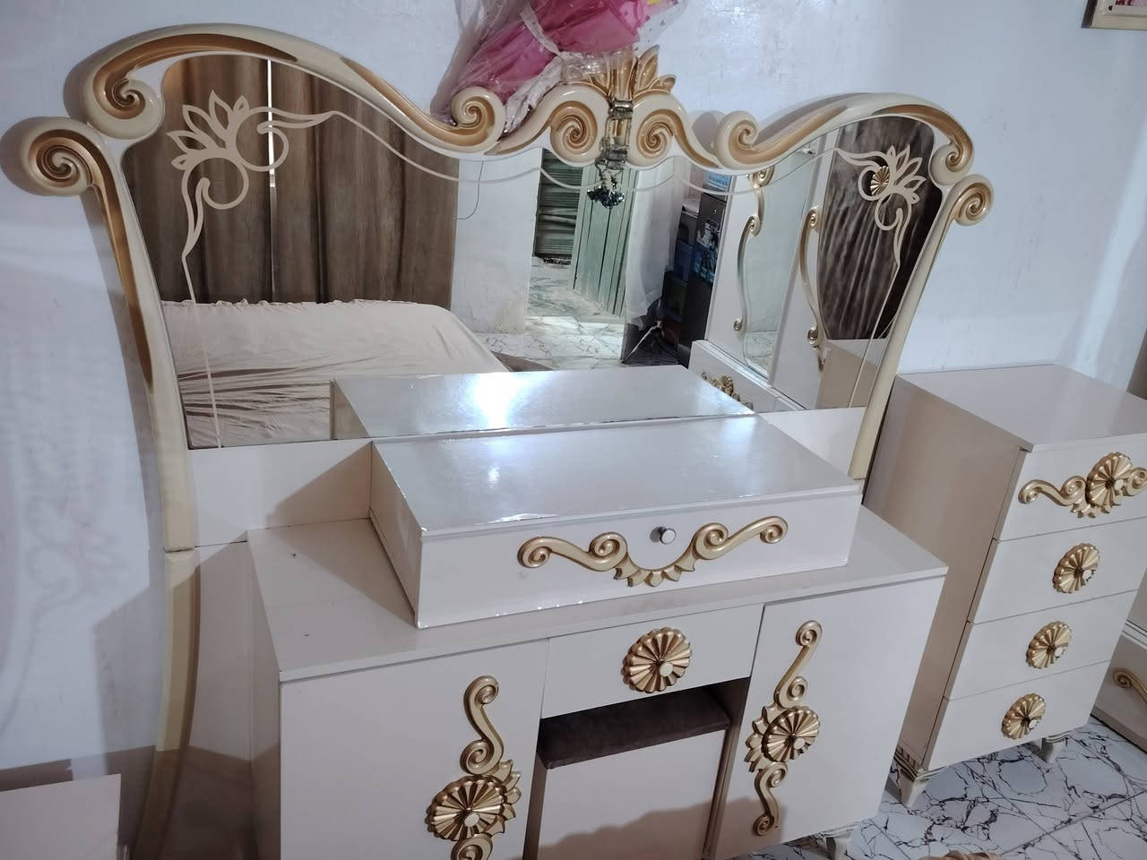 السلام عليكم غرفة نوم اخشاب تركي درجة أولئ ٩ قطع داخل الكنتور قاصة ومشر ملابس للبيع
للأستفسار ع الرقم +964 771 751 1258 او ع خاص
