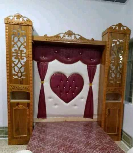 السلام عليكم غرفه اخشاب جديده للبيع  وبسعر جدآ مناسب مستعمله 4  اشهر مراسله خاص او الاتصال  
***********
