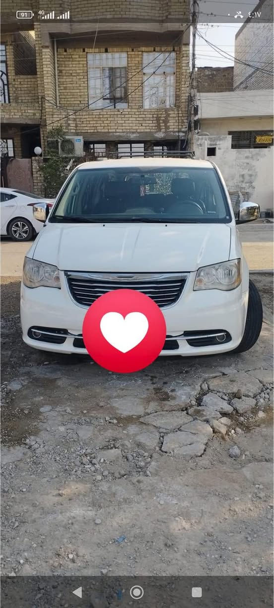 السلام عليكم
دوج كلايسلر موديل 2012

كلين تايتل 

رقم بغداد تحويل ثاني يوم بسمي 

اللون ابيض

فول مواصفات 

✅  بوب الخلفيه كهربائيه 

✅  جنطه كهربائيه 

✅  تبريد 3 قطع 

✅  شاشه كامره 

✅  تحكم ستيرن جهتين 

✅  كشنات جلد 7راكب 

✅  كشنات منفصله

✅  كشنات كهربائيه 

✅  شاشات خلفيه 

✅  تخم تاير جديد 

✅  فئه المحرك 3600  6سلندر 

✅  جام كهربائي امامي خلفي 

✅  وفتح وغلق الأبواب 

جاهزة على اخر حباية

السيارة مال بيت

السياره أمريكي 🇺🇸✈️

السعر 143 وبيه مجال بسيط
***********
