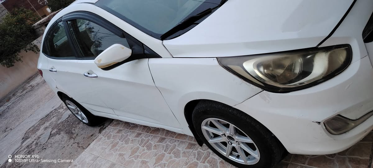 هيونداي اكسينت (2012) فروشم عام سبغ به س نه عام سبغه سنك و بشت شه رتن بي ليدان كير و مه كينه شه رت سه نه وي و ره قه م جديدن مه كينا مازنه  داخلي زه ر ته بريد شه غاله سعر ( ٨٥) بيجه ك مجال  ره قه مي ته له فوني *********** دهوك, العراق
