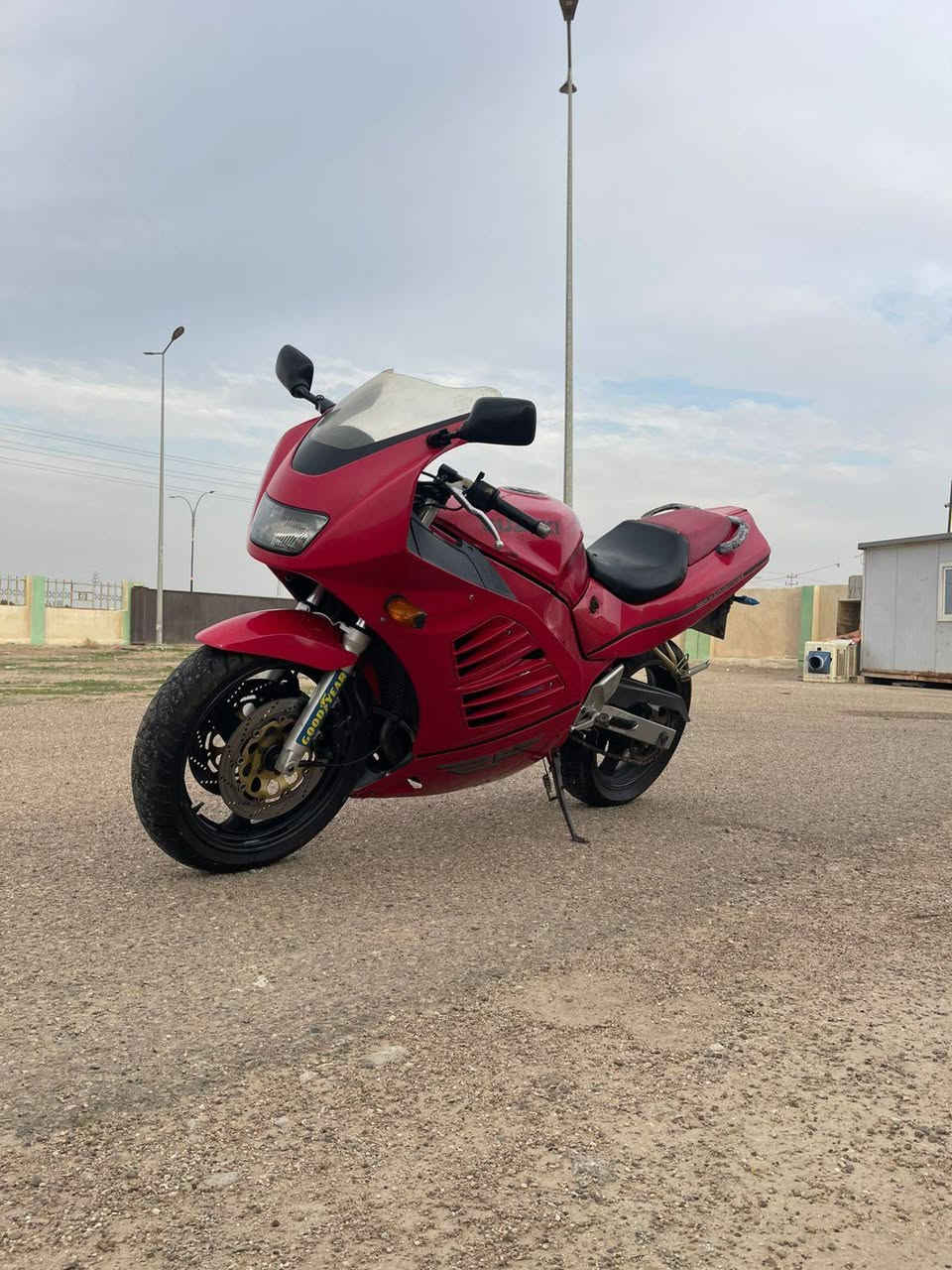 سلام عليكم 

اخوان RF600  اصل يابان دراجه نضيفه و نضافه كدامكم مو بس كفرات مكينه كير شاصي تايرات شركة دراجه للبيع شراي تشلع عيوني  رقمي ***********
