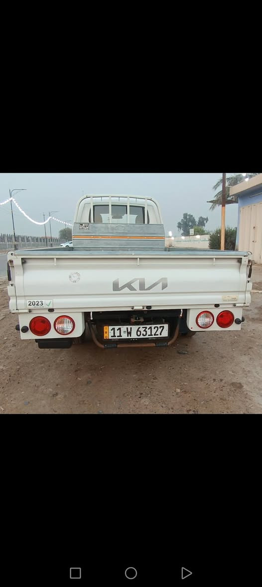 كيا ٢٢ مكفولة كير ومحرك وشاصي وكشر بيها شبر بارد بالربع رقم نكليزي والسيارة باسمي تحويل ثاني يوم السعر ١٤٧ والي ميفيد السعر ويخدمة لايتصل والسوك كلشي بي مكان السيارة بغداد ابو غريب ***********
