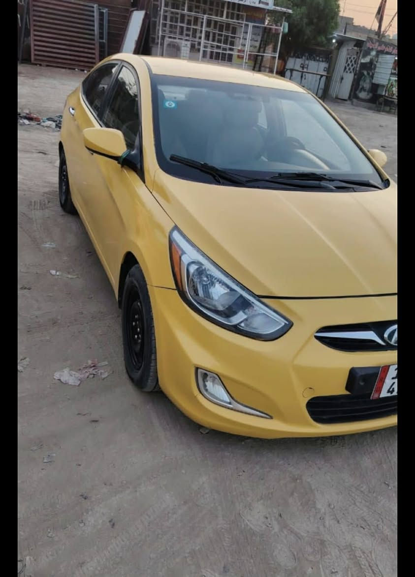 السلام عليكم اكسنت 2016 وارد أمريكي بيه جاملغ الامامي مبدل والباقي ليبل واحد مكينه وكير حداديه جديدة تبريده جاهزة السيارة  السعر 93 وبيه مجال قليل الإتصال ***********
