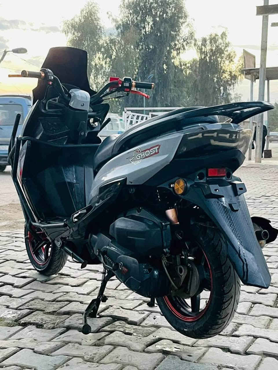 دراجة اوتماتيك [گوست ]
الموديل 2025
السعر 700 وبيه مجال بسيط حگ الجية
دراجة اخت الجديدة مثل ما موضح بالصورة 
عنوان بعقوبة خان الوالة 
*********** بعقوبة, ديالى
