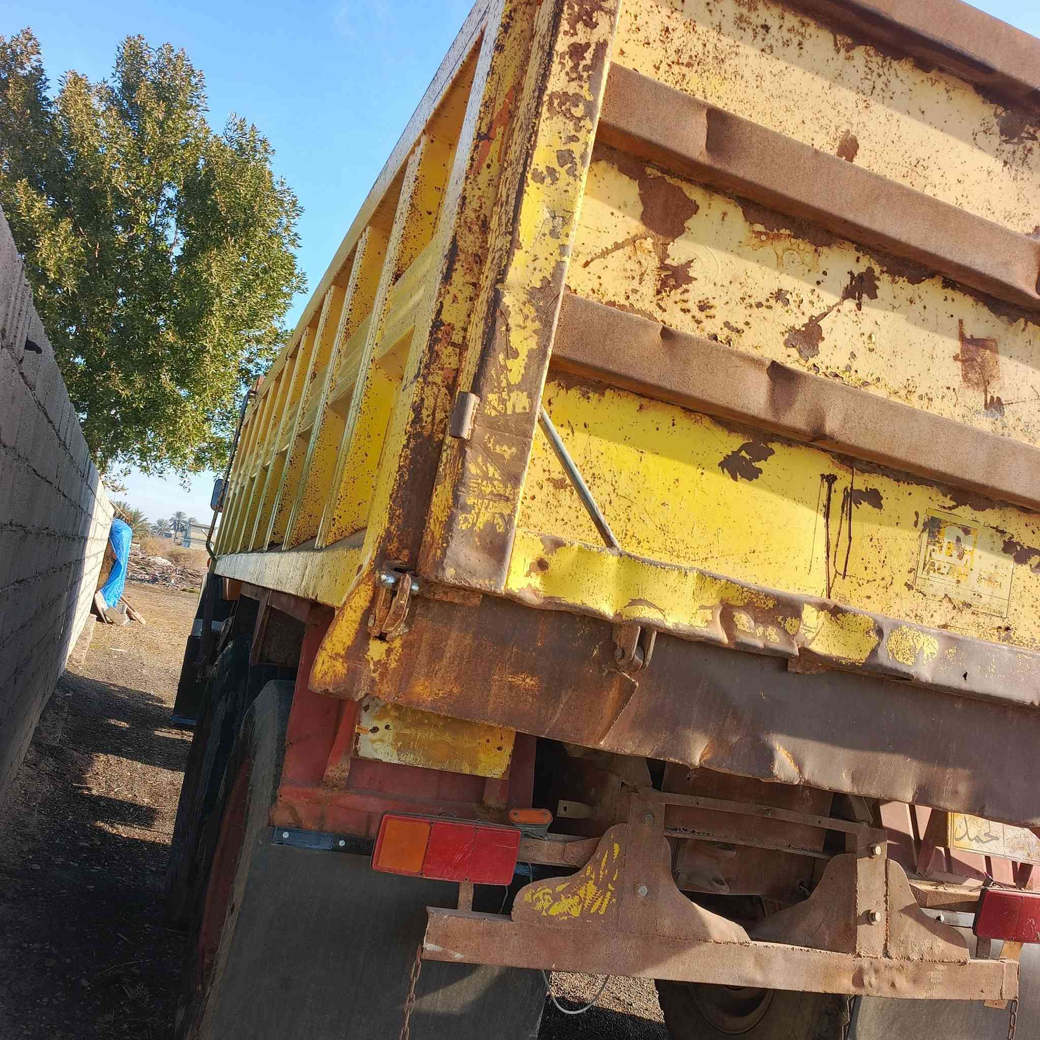 سلام عليكم ورحمه الله وبركاته قجمه موديل 83 مايلر ومطوله شاصي جديد قطره صبغ مابي قماره معمره رقم بغداد بدي نضيف مجموعة مان كير110 محرك نضيف الاستفسار على هاذه رقم ***********.  ***********
