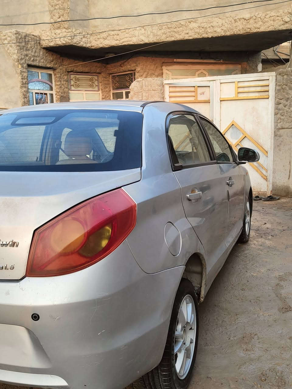 شيري فلاوين 2013  كير ومكينه تبريد تدفئه  كله شغاله تخم تاير باتري جديد  رقم دولي مالكها جيراني هزه كامله السعر 30 وبيها مجال مكاني حله قرب مطعم ثابت بيع فقط ***********
