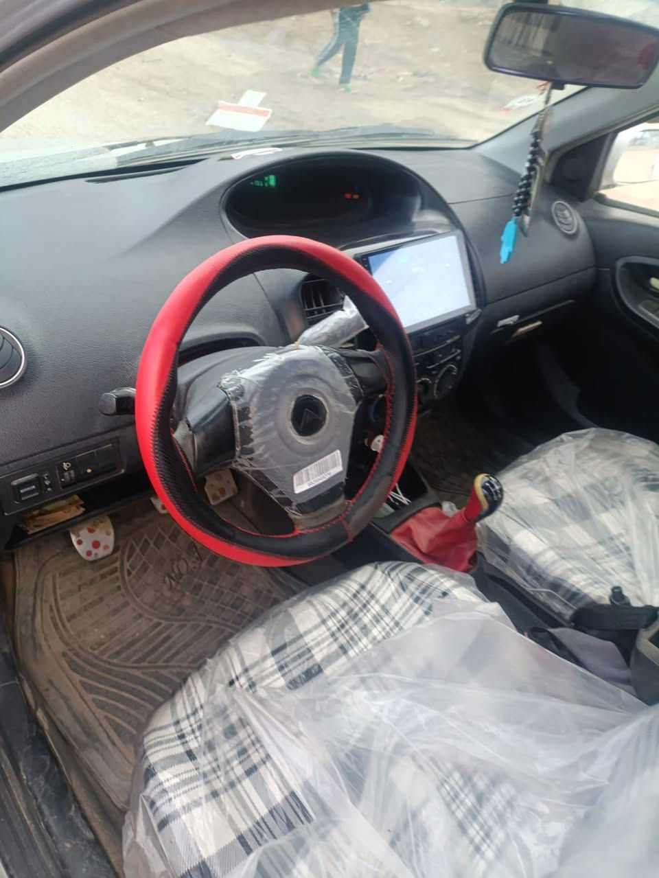 السلام عليكم للبيع ام كي موديل 2013 مكينه وكير وحداديه تخم تاير سياره جاهزه من كلشي ماشيه 70 مكفوله كفاله عامه رقم بغداد بسمي تحويل مباشر  السعر 40 الاستفسار اكثر اتصال ع الرقم مكانه حاه مركز المدينه 
***********
