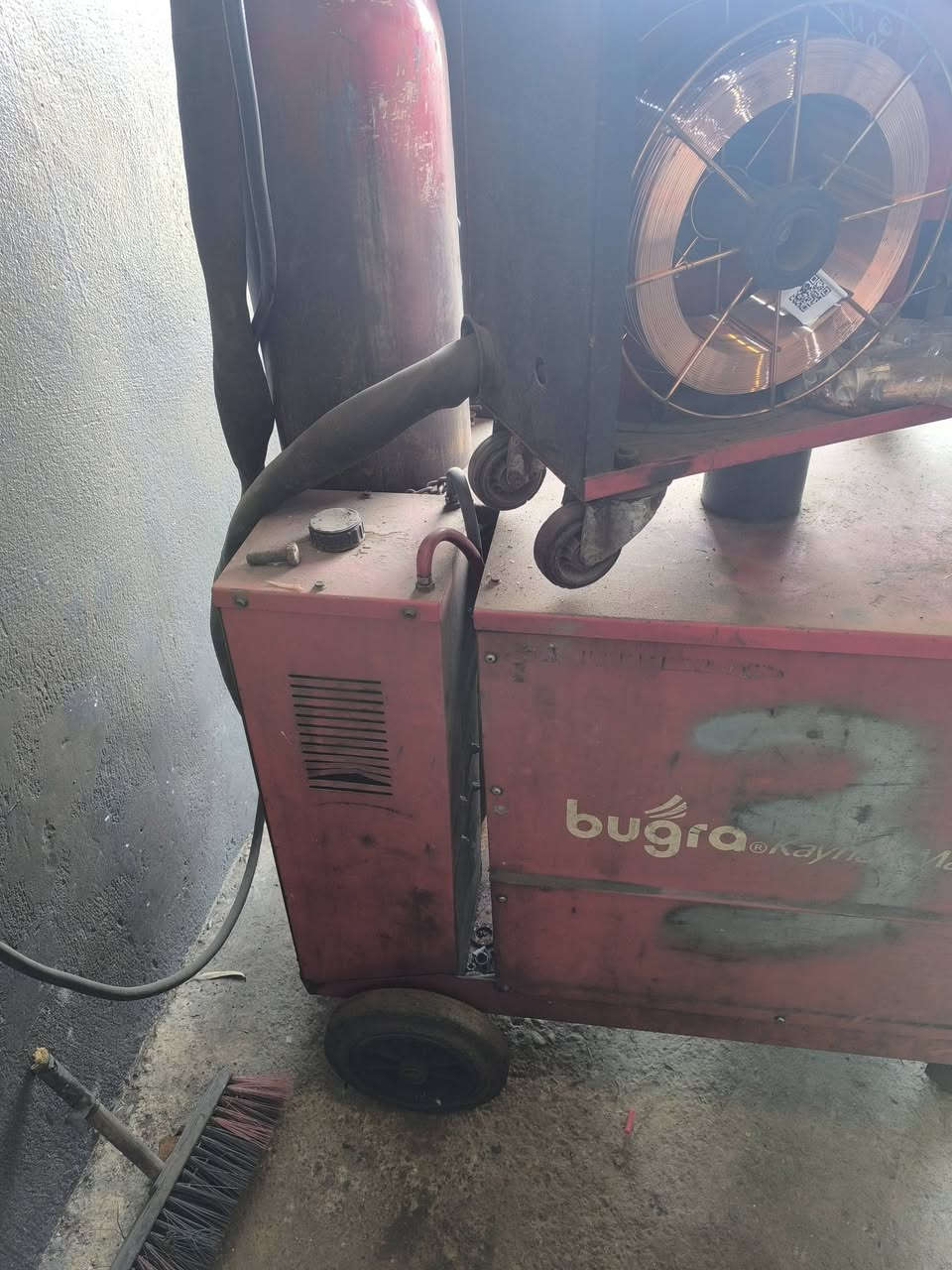 للبيع 550 امبير عنوان اربيل 
نوع إيطاليا


**إذا كنت صاحب هذا الإعلان وتريد حذفه لأي سبب، رجاءا أرسل رسالة إلى الدعم الفني**