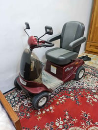 سكوتر ياباني بحالة جيدة جدا السعر ٥٠٠ 📞٠٧٩٠٢٤٢٩٠٦٢