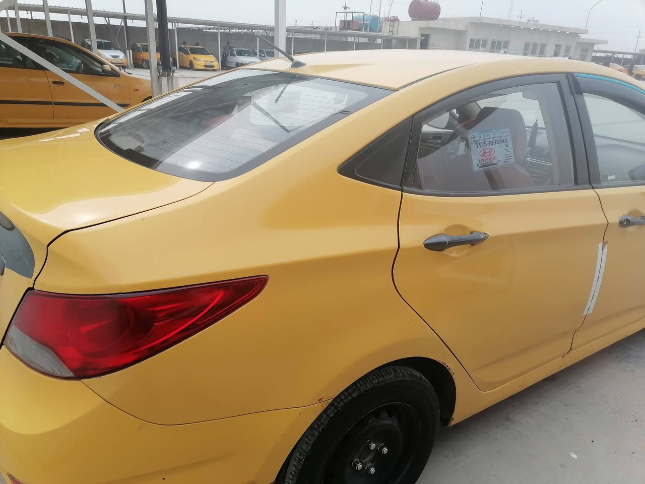 اكسنت خليجي موديل 2012
السيارة محرك 1600 كير ومكينه خير من الله  
السيارة بأسمي مشروع وطني.
 السعر 80 وبيها مجال 
عنواني :واسط مركز المدينه 
للأتصال ***********
